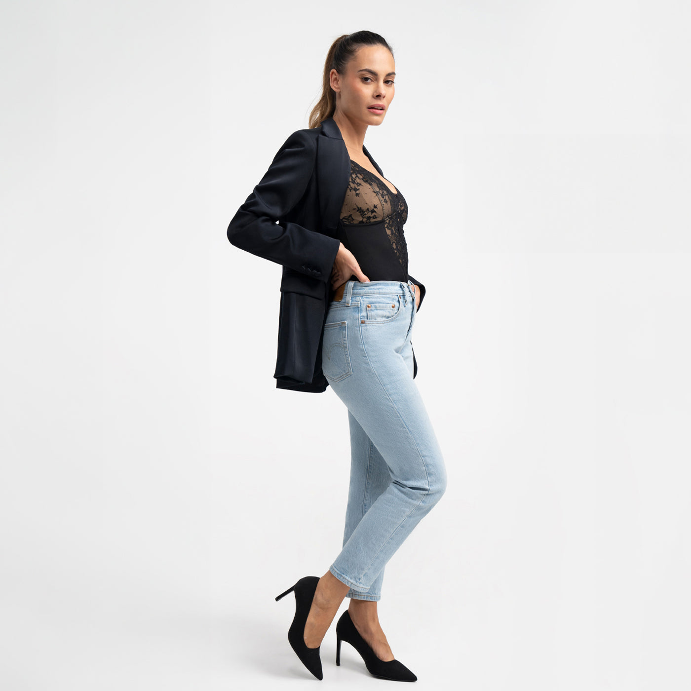 Beeldhouwen van kanten shapewear bodysuit met slip